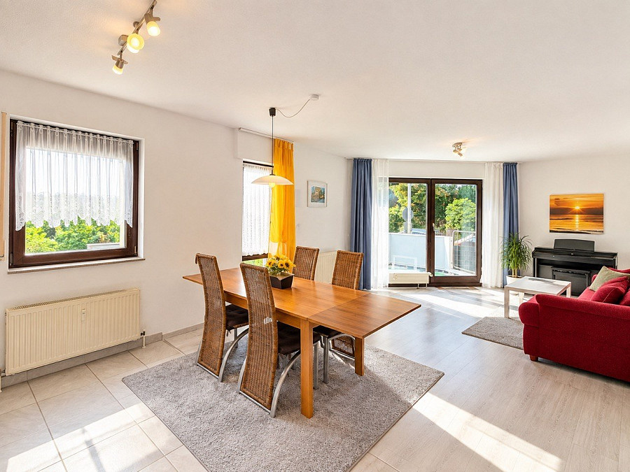 Wohn- und Esszimmer – weitere Ansicht