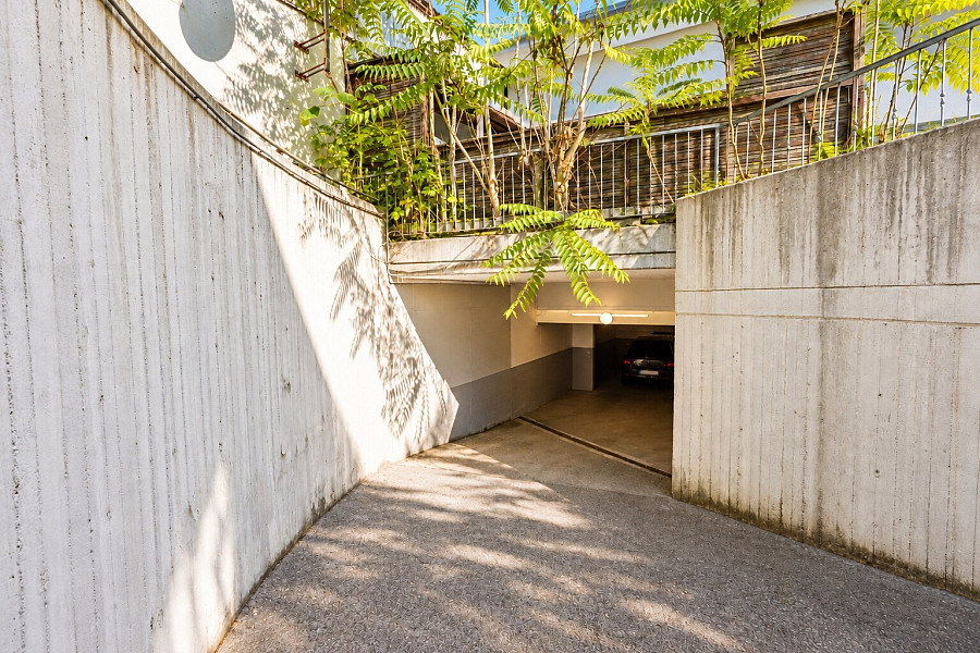 Zufahrt zur Tiefgarage – weitere Ansicht